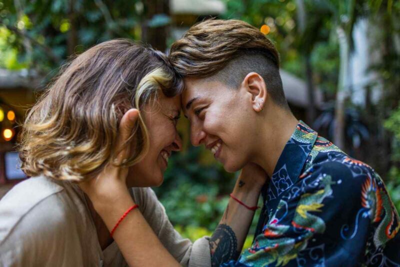 happy couple 1445808042